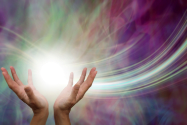 הדינמיקה בין האַוּרות